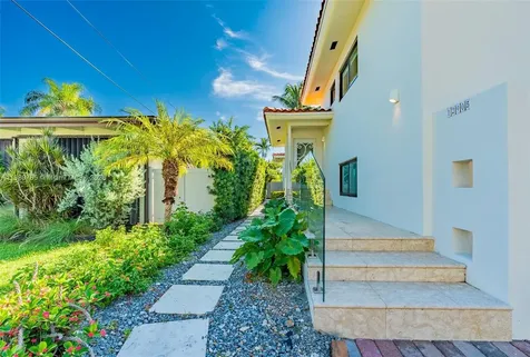 12905 Cherry Road North Miami FL 33181