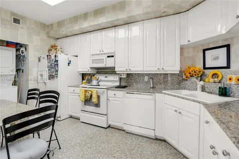 888 Brickell Key Drive Miami FL 33131