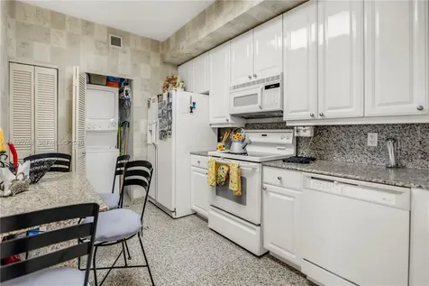 888 Brickell Key Drive Miami FL 33131