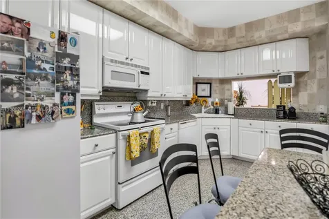 888 Brickell Key Drive Miami FL 33131