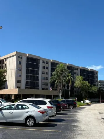 900 NE 195th Street Miami FL 33179