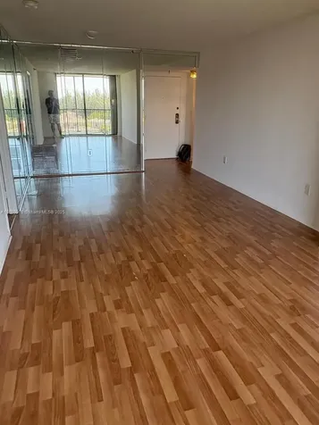 900 NE 195th Street Miami FL 33179