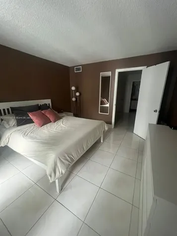 2750 NE 183rd Street Aventura FL 33160