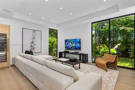 4024 Bonita Avenue Miami FL 33133