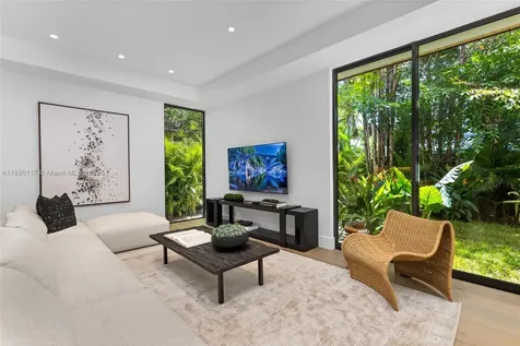 4024 Bonita Avenue Miami FL 33133