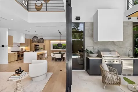 4024 Bonita Avenue Miami FL 33133