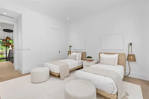 4024 Bonita Avenue Miami FL 33133