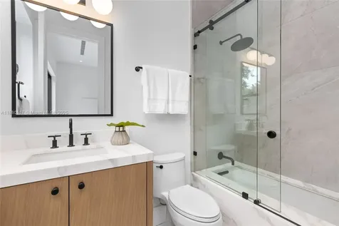 4024 Bonita Avenue Miami FL 33133