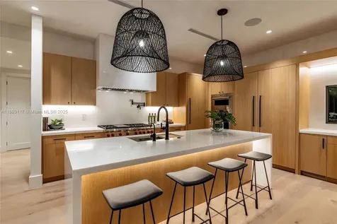 4024 Bonita Avenue Miami FL 33133