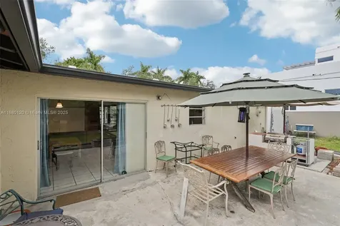 9881 NW 26th Street Doral FL 33172