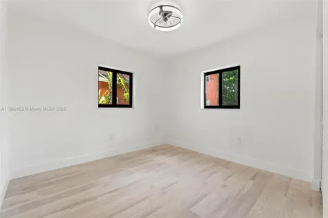 5204 SW 19th Street West Park FL 33023