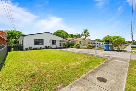 5204 SW 19th Street West Park FL 33023