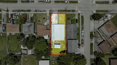 5204 SW 19th Street West Park FL 33023