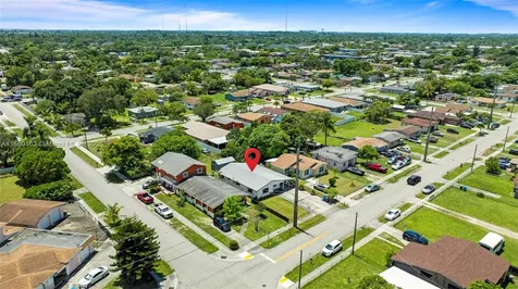 5204 SW 19th Street West Park FL 33023