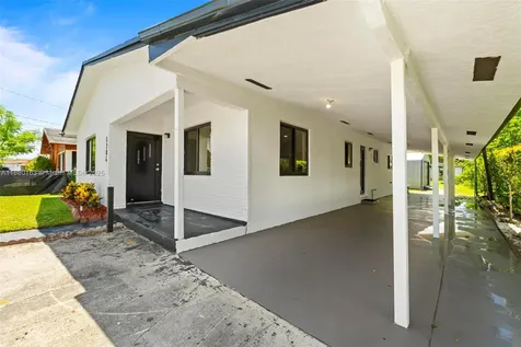 5204 SW 19th Street West Park FL 33023