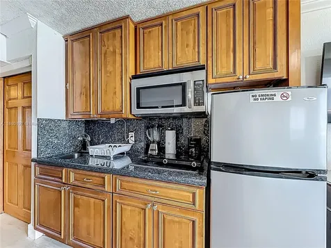 19201 Collins Avenue Sunny Isles Beach FL 33160