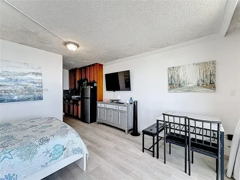 19201 Collins Avenue Sunny Isles Beach FL 33160