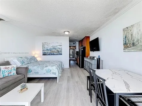19201 Collins Avenue Sunny Isles Beach FL 33160