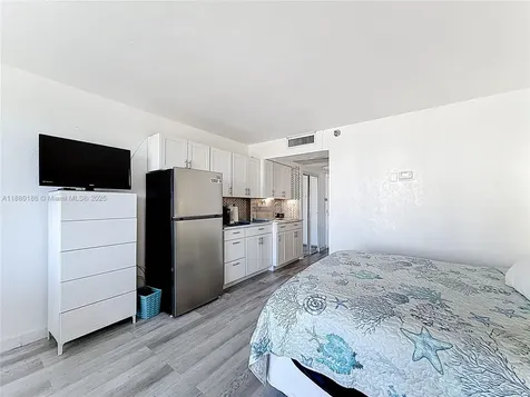 19201 Collins Avenue Sunny Isles Beach FL 33160