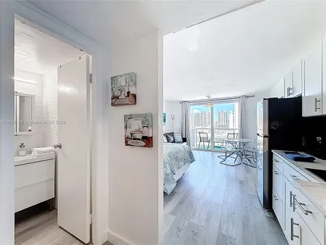 19201 Collins Avenue Sunny Isles Beach FL 33160