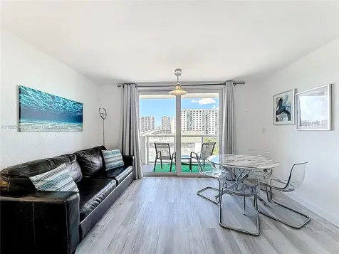 19201 Collins Avenue Sunny Isles Beach FL 33160