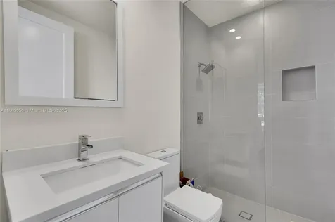 6640 NW 105th Place Doral FL 33178