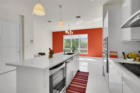 6640 NW 105th Place Doral FL 33178