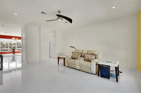 6640 NW 105th Place Doral FL 33178