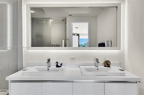 6640 NW 105th Place Doral FL 33178
