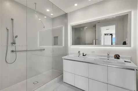 6640 NW 105th Place Doral FL 33178