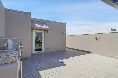 6640 NW 105th Place Doral FL 33178