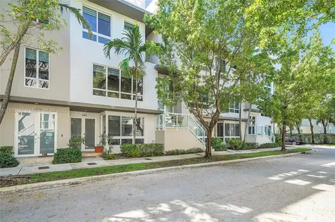 6640 NW 105th Place Doral FL 33178