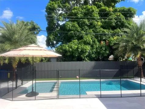 8791 NW 16th Street Pembroke Pines FL 33024