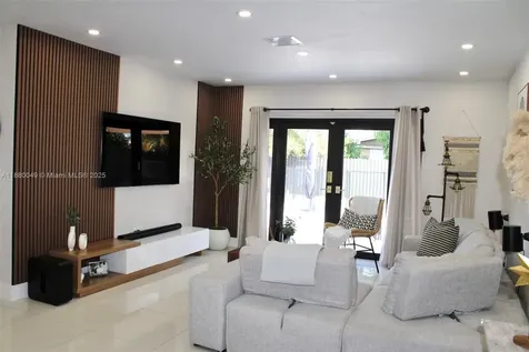 8791 NW 16th Street Pembroke Pines FL 33024