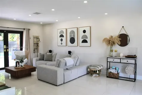 8791 NW 16th Street Pembroke Pines FL 33024