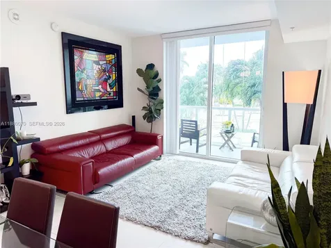 253 NE 2nd Street Miami FL 33132