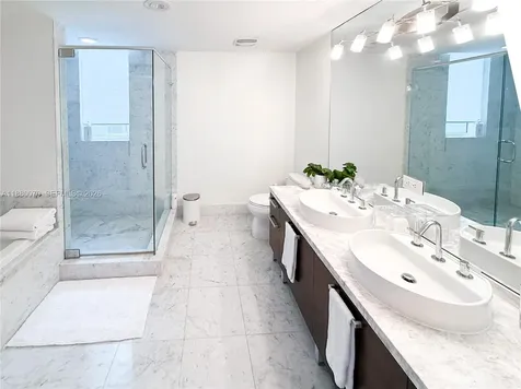 253 NE 2nd Street Miami FL 33132