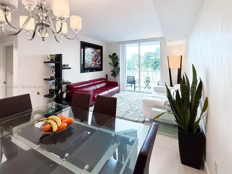 253 NE 2nd Street Miami FL 33132
