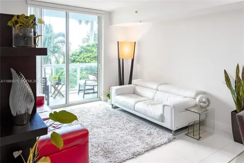 253 NE 2nd Street Miami FL 33132