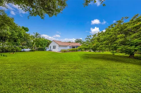 10204 SW 96th Court Miami FL 33176