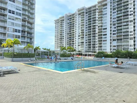 18051 Biscayne Boulevard Aventura FL 33160