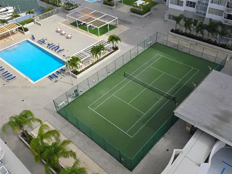 18051 Biscayne Boulevard Aventura FL 33160