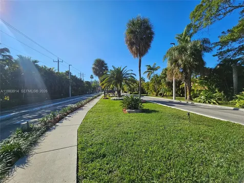 18051 Biscayne Boulevard Aventura FL 33160