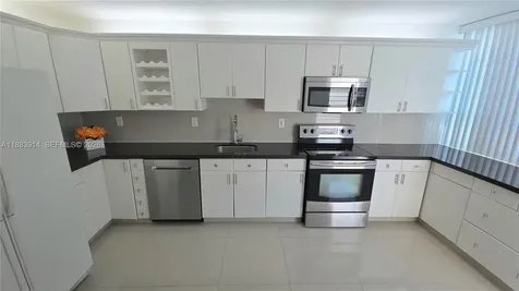 18051 Biscayne Boulevard Aventura FL 33160