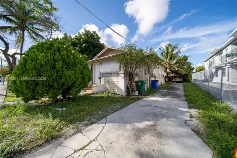1267 NW 3rd Street Miami FL 33125