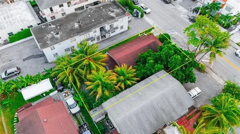 1267 NW 3rd Street Miami FL 33125