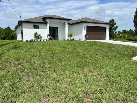 818 Anaconda Avenue S Lehigh Acres FL 33974
