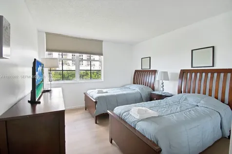 19601 E Country Club Drive Aventura FL 33180