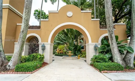 19601 E Country Club Drive Aventura FL 33180