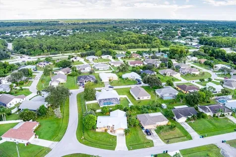 6958 NW Hartney Way Port St. Lucie FL 34983